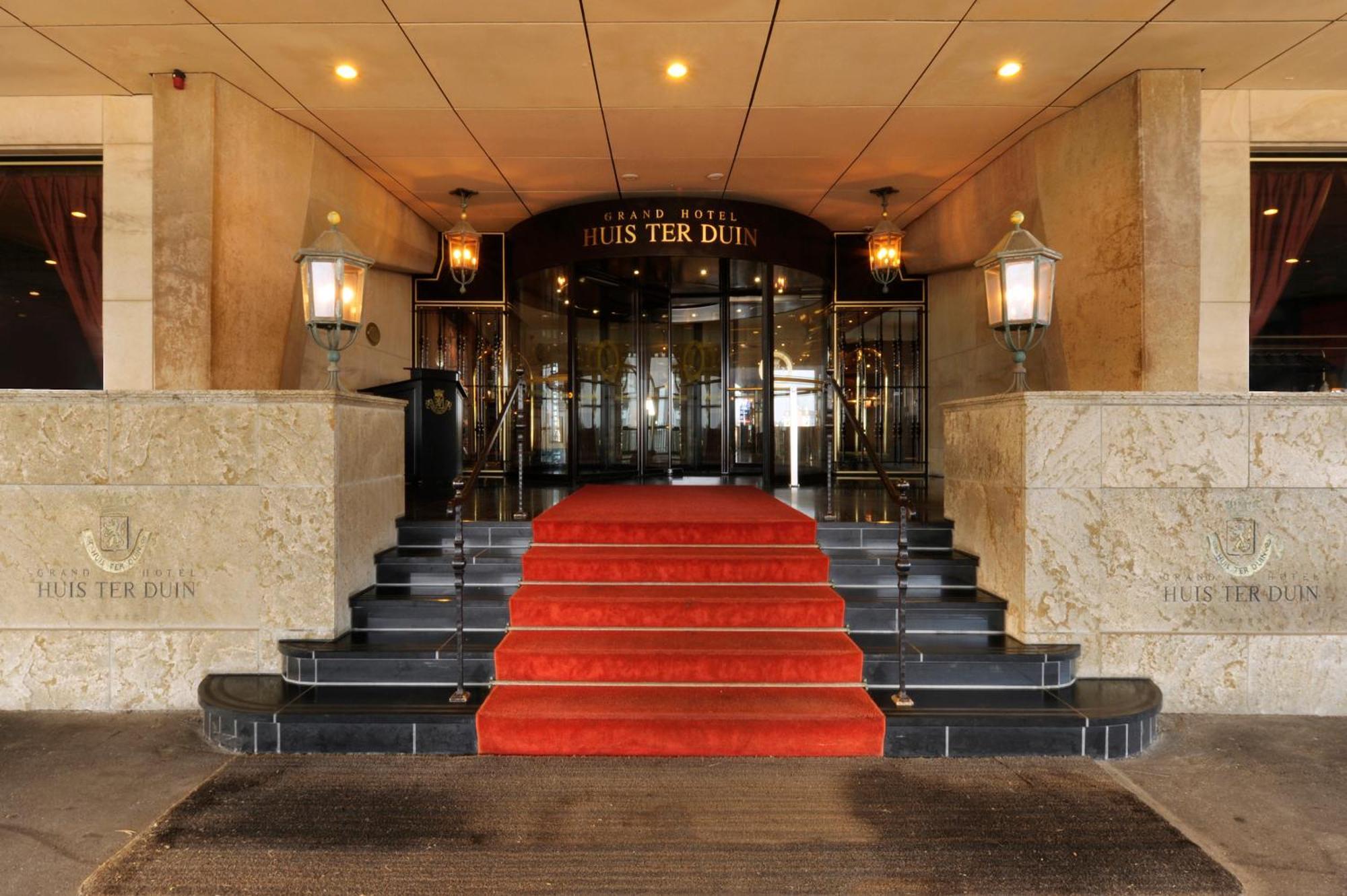 Grand Hotel Huis Ter Duin Noordwijk Exterior foto Entrance of the hotel