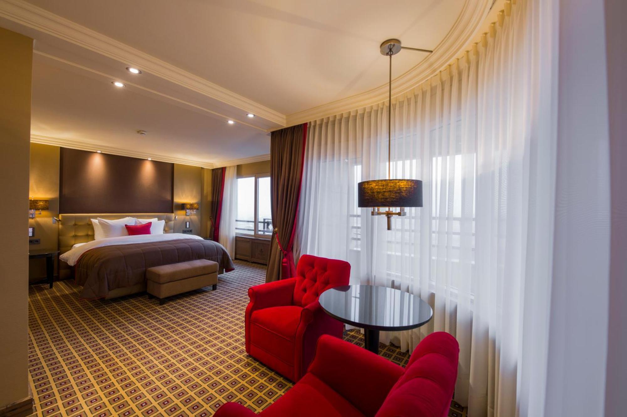 Grand Hotel Huis Ter Duin Noordwijk Zimmer foto A suite at the hotel