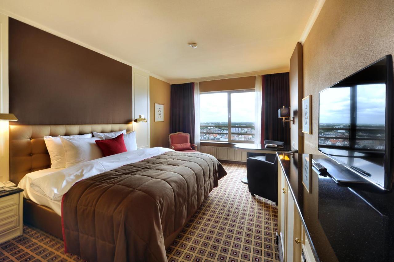 Grand Hotel Huis Ter Duin Noordwijk Exterior foto A room at the Radisson Blu Hamburg